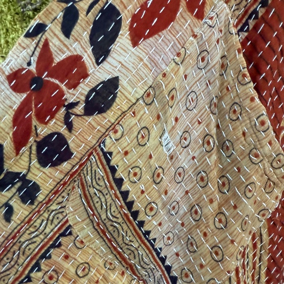 Kantha Bae Hooded Vest - Picture 2 of 7